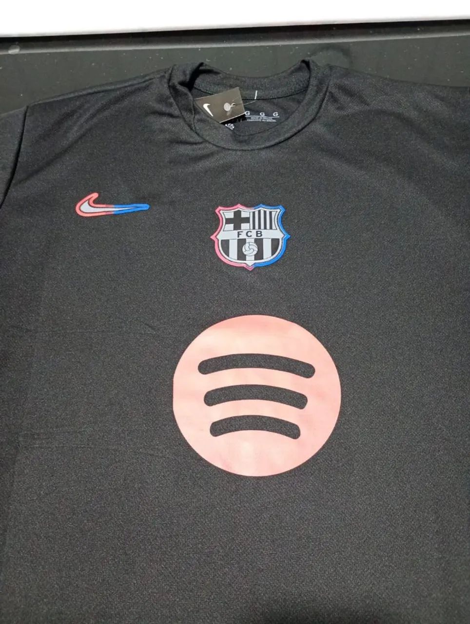 Camiseta de Futebol Barcelona - Tamanho G - Foto 3