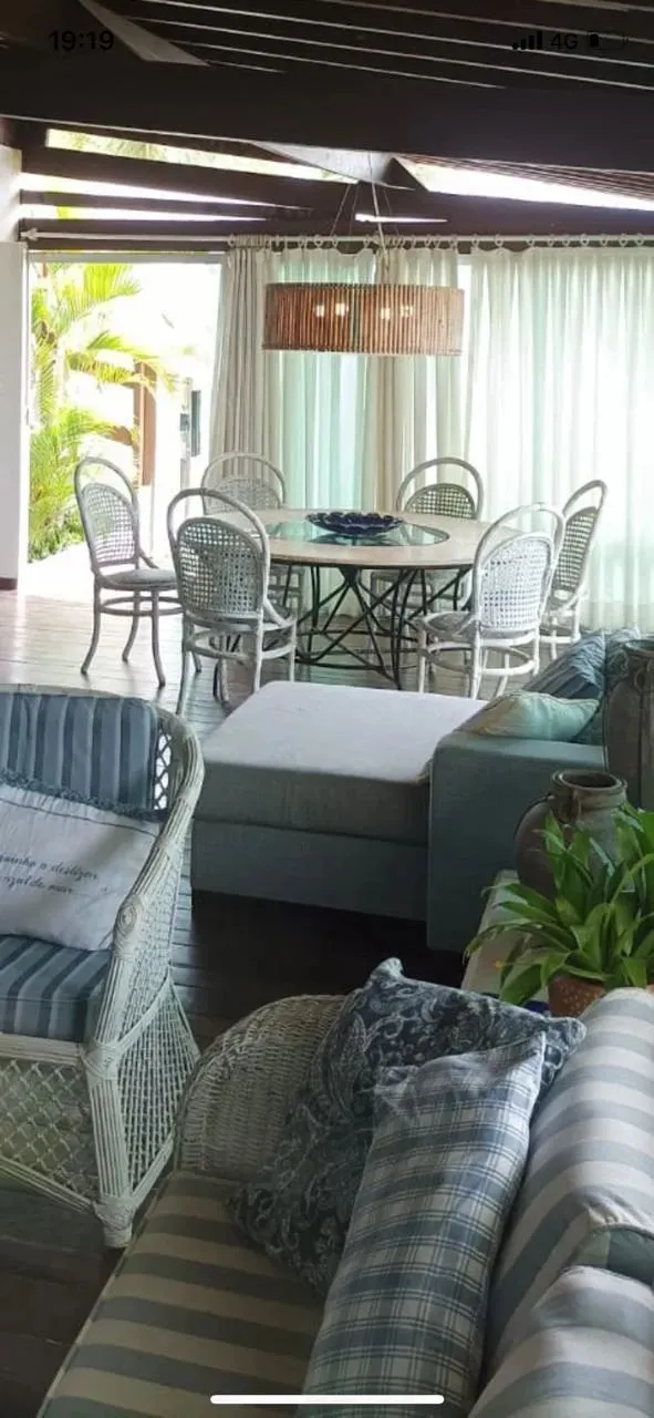Casa 4/4, suítes, beira mar em Pirangi, com piscina. Semana Santa