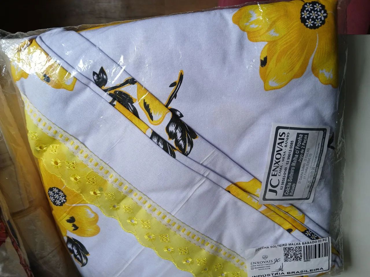 Colcha solteiro c barbado de algodão c 2 fronhas com Flores Amarelas - Foto 2