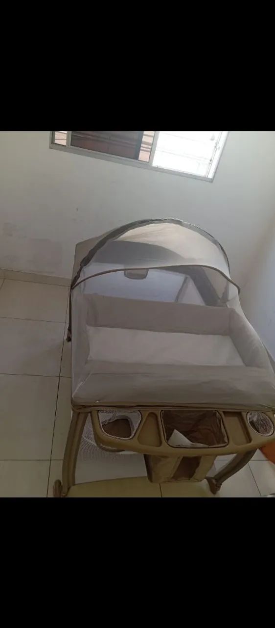 Portable crib with mattress