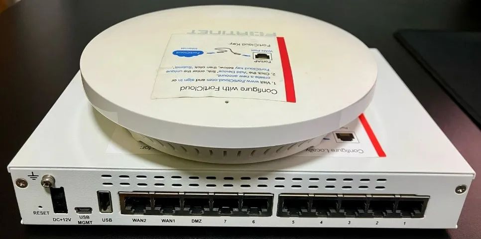 Fortinet FortiGate 60D + FortiAP 221C - Foto 2