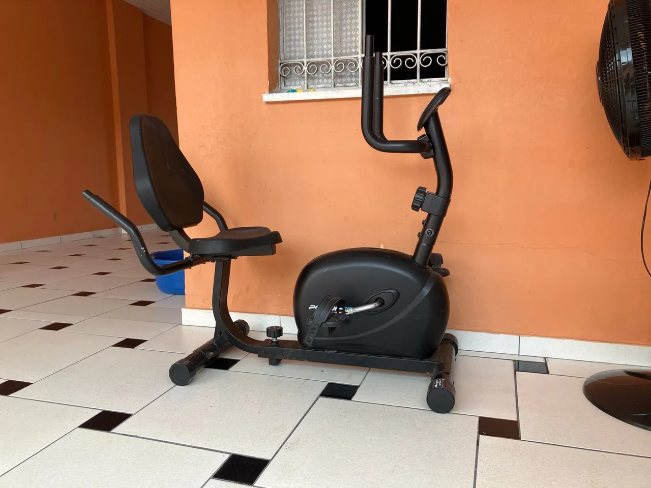 Bicicleta Ergométrica Recumbent - Conforto e Eficiência
