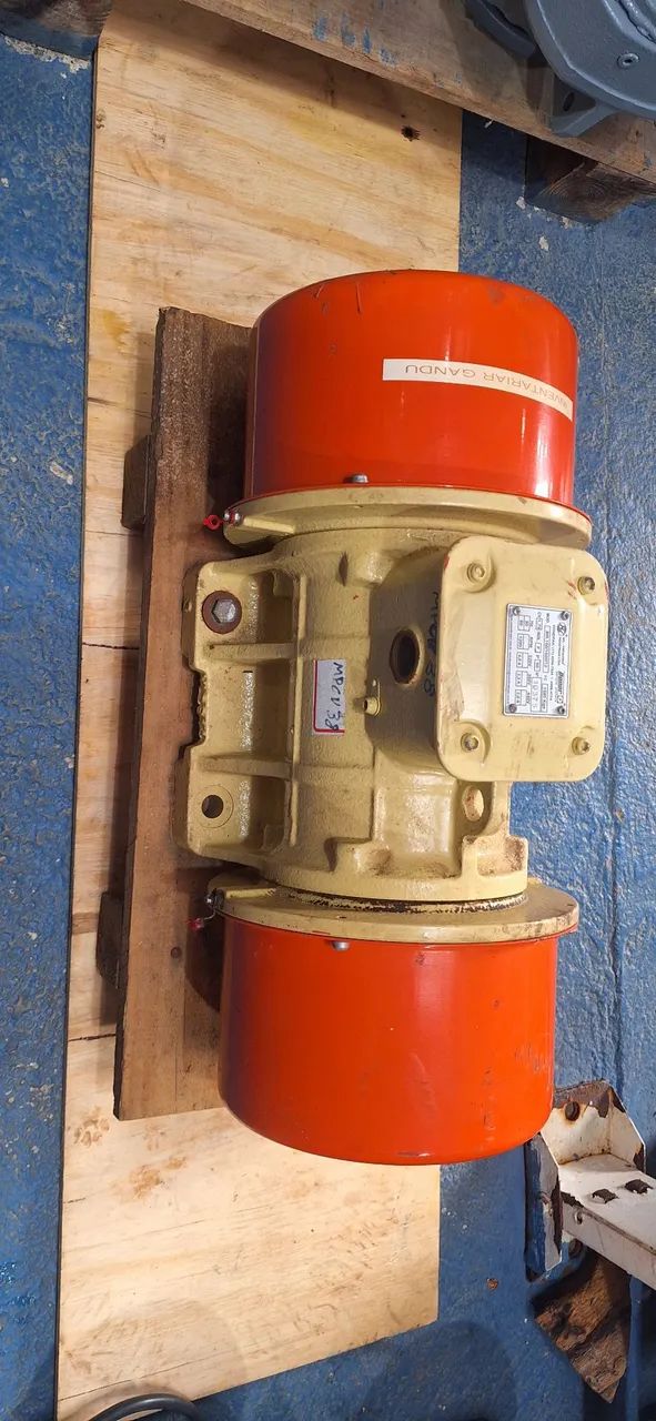 Motovibrador trifásico 1.75 cv rpm 1200 baixa rotação 6 polos. - Foto 2