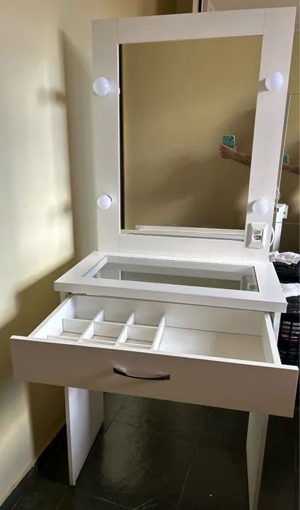 Penteadeira com Espelho e Iluminação - Branca