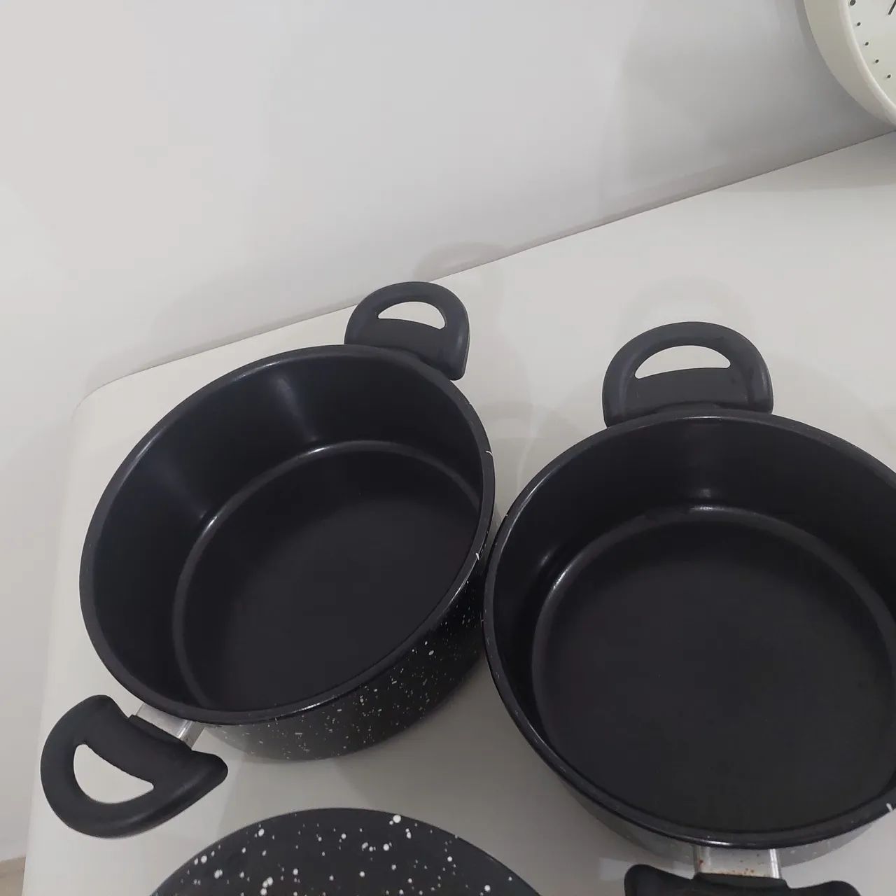 Conjunto de Panelas e Forma para Bolo - Foto 4