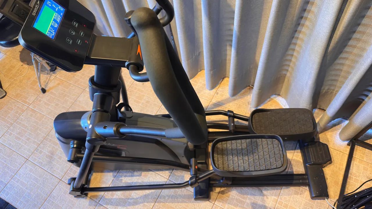 Elíptico Speedo E55 - Semi-Novo, Silencioso e Potente! Oportunidade! - Foto 4