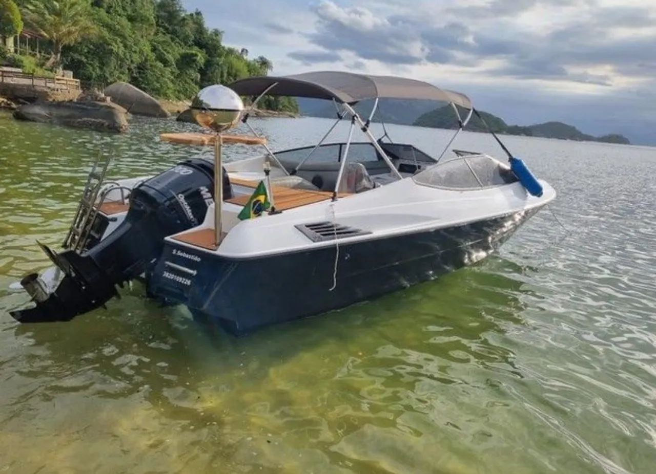 Aluguel de lancha em Itacuruçá 