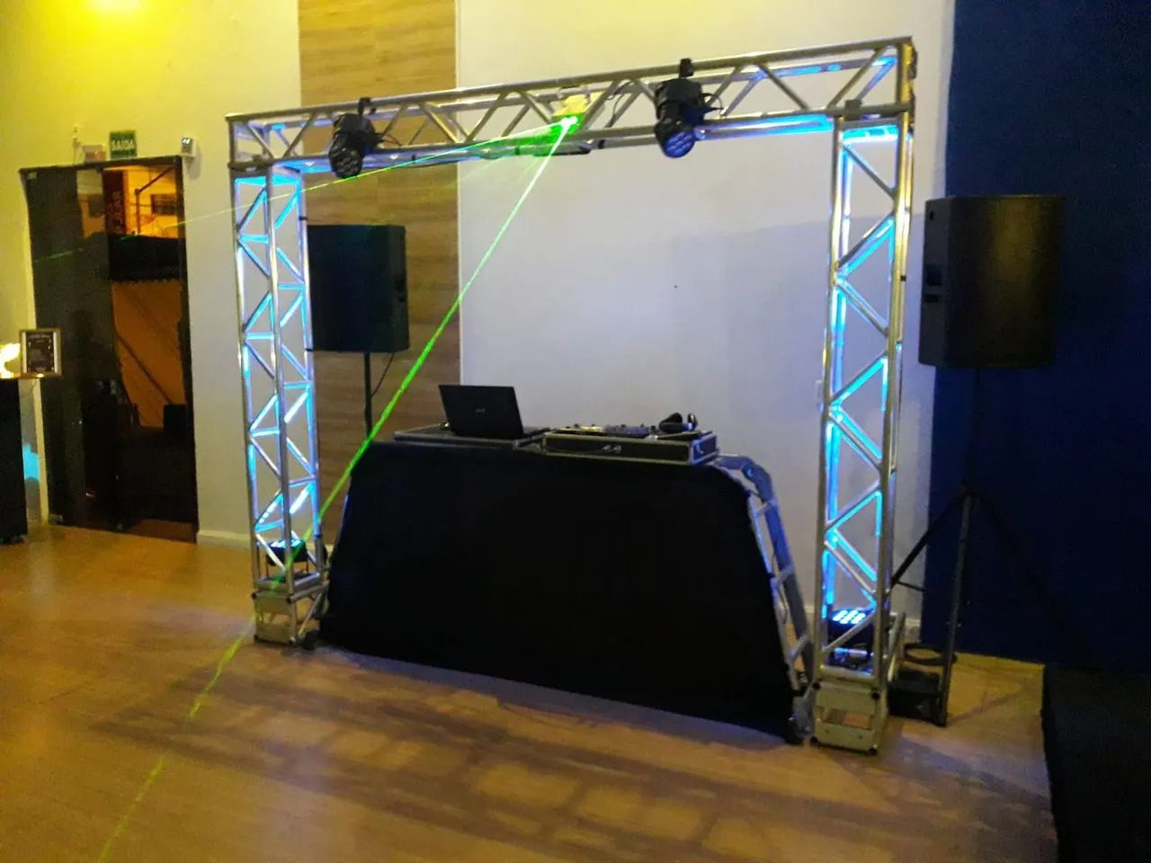Aluguel de som , luz , palco e DJ pra eventos