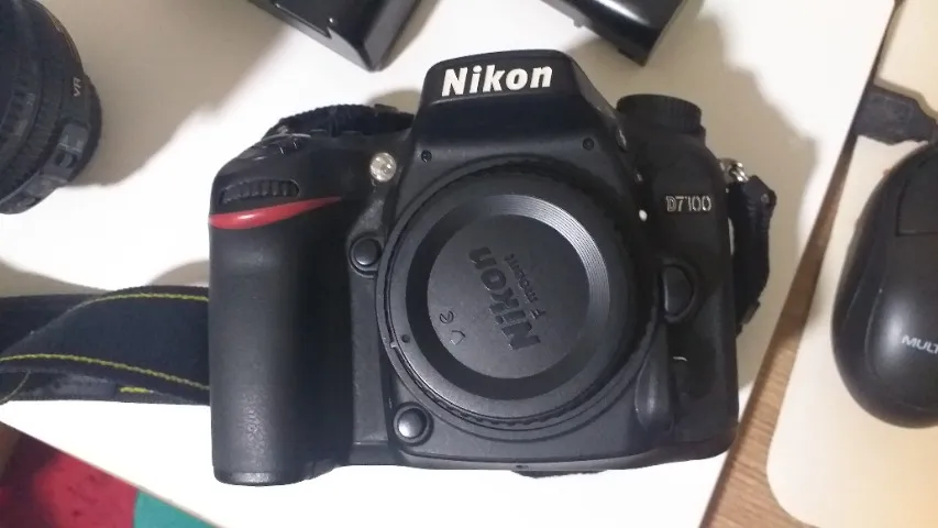 Câmera Nikon 7100