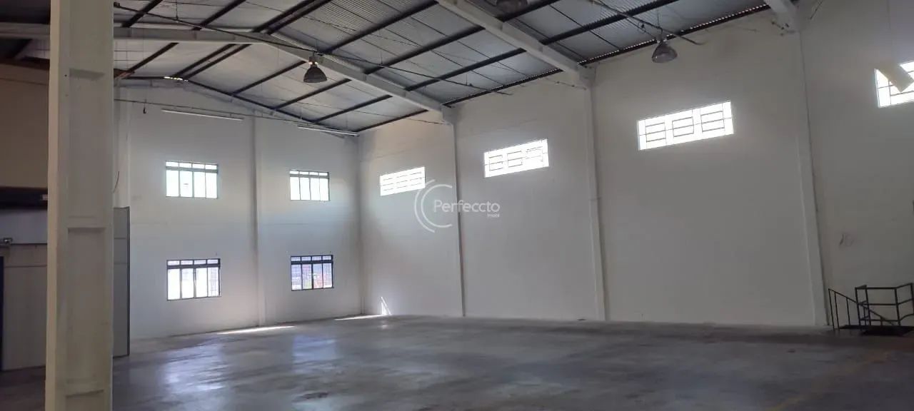 Pavilhão! São 800m² privativos &#10004;Escritório &#10004;2 banheiros &#10004; Elevador - Foto 2