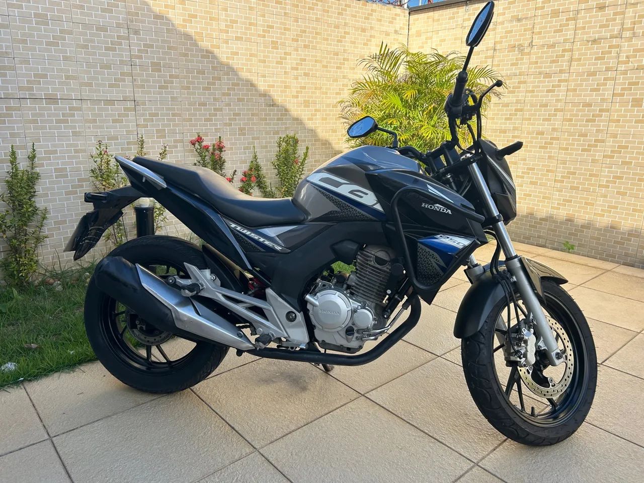 Honda Twister 250  Ano: 2020 - Foto 2