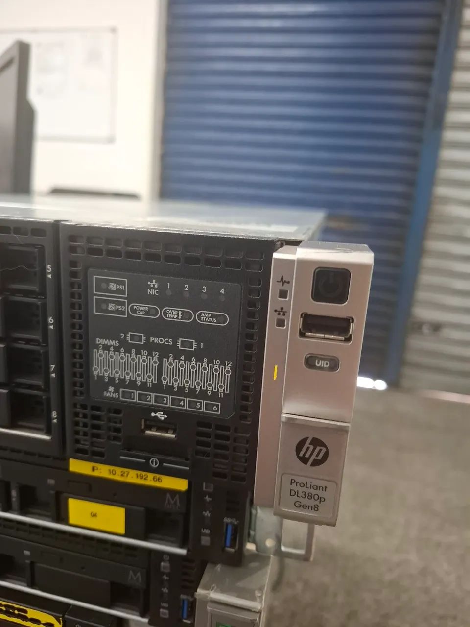 HPE DL380p Gen8, 2 Xeon Octacore, 64Gb RAM, 2 fontes.