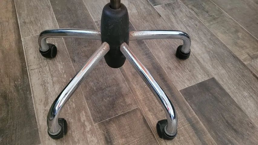 Cadeira Giratória com design moderno - Foto 2