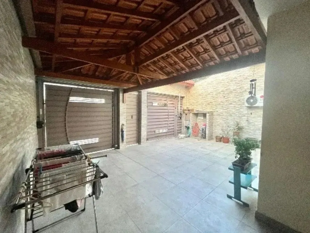 Sobrado à venda na Vila Carrão com 180m² 4 dormitórios 1 suíte 3 banheiros 4 vagas
