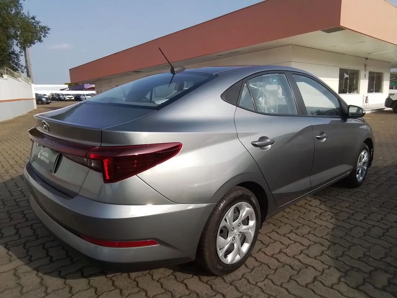 Hyundai HB20S Comfort Plus 1.0 Flex 12V Mec., foto 6 de 9