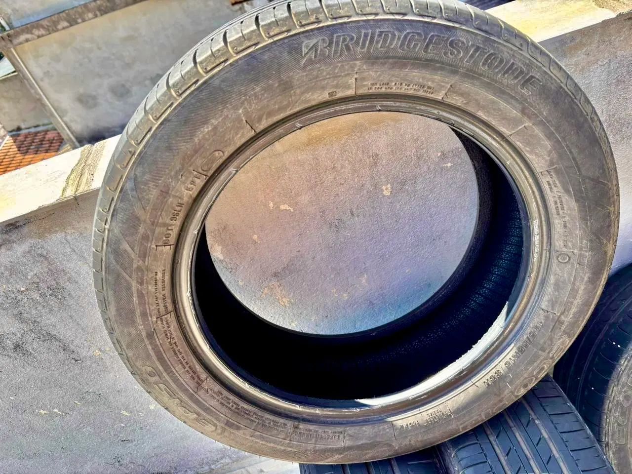 Pneus Bridgestone 195/55 r15 - Foto 2