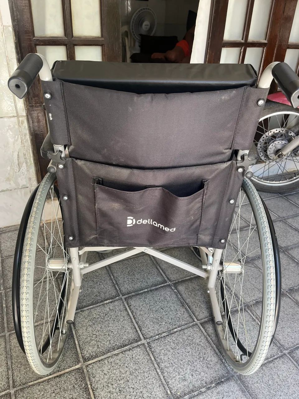 CADEIRA DE RODAS NOVA  - Foto 3
