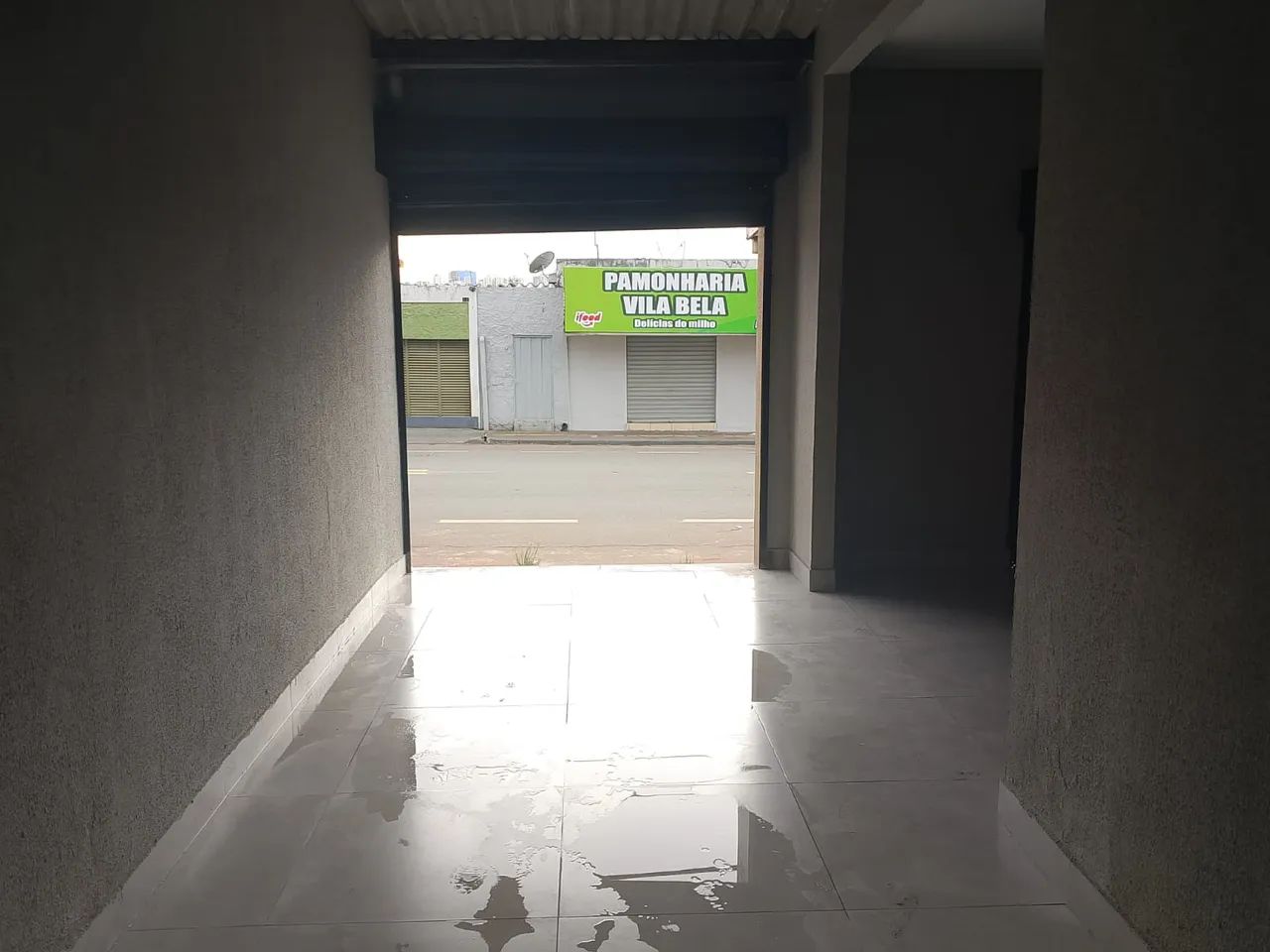 SALA COMERCIAL AVENIDA U-82, AVENIDA COM ALTO POTENCIAL   COMERCIAL, 03 PORTAS, FRENTE PAR - Foto 2