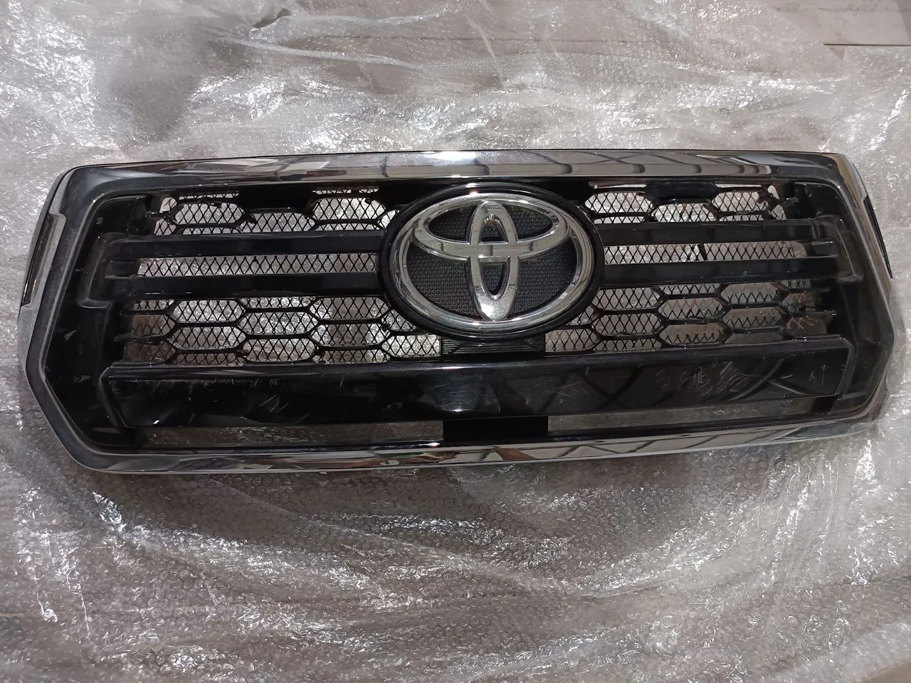 Grade Dianteira Toyota Hilux 19/20 Original Usada