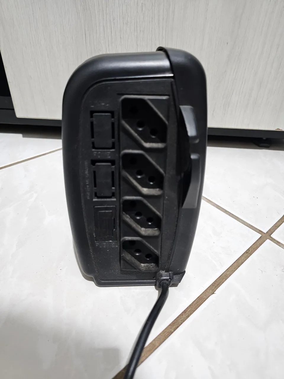 Estabilizador com 4 tomadas - Foto 3