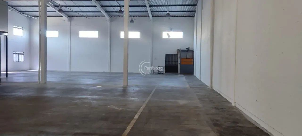 Pavilhão! São 800m² privativos &#10004;Escritório &#10004;2 banheiros &#10004; Elevador - Foto 4