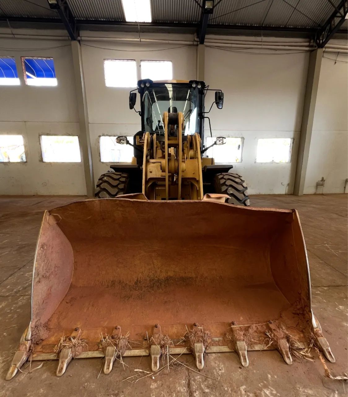 Pá Carregadeira Caterpillar 938 ano 2021 com 6.500 horas e ar condicionado, em SP - Foto 4