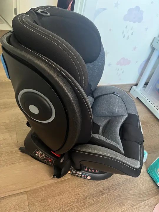 Cadeira de Carro Usada marca  Chicco Seat4Fix 0-36kg ISOFIX Giro 360° - Foto 2