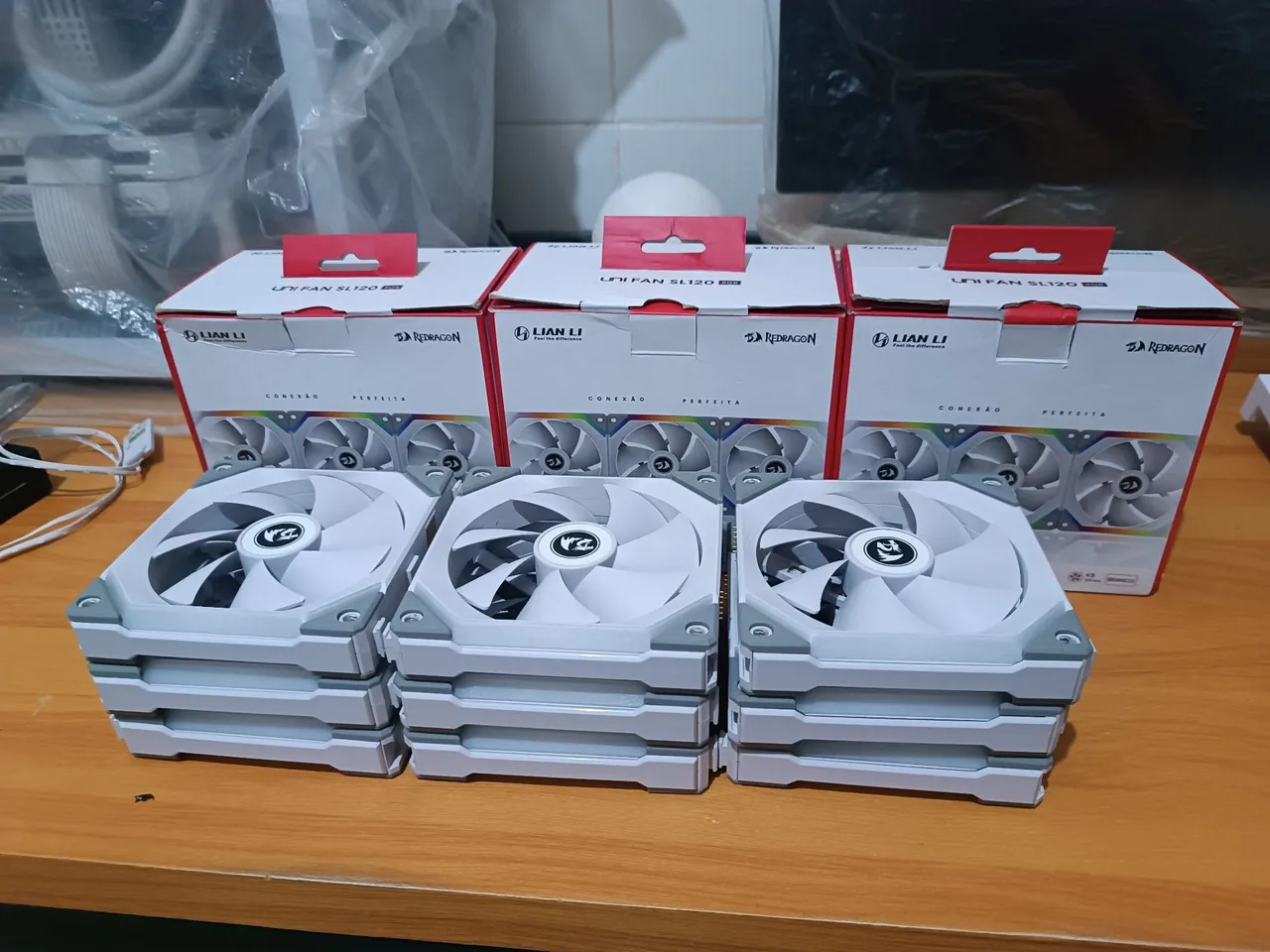 Kit com 9 Ventoinhas Lian Li Uni Fan SL120 White