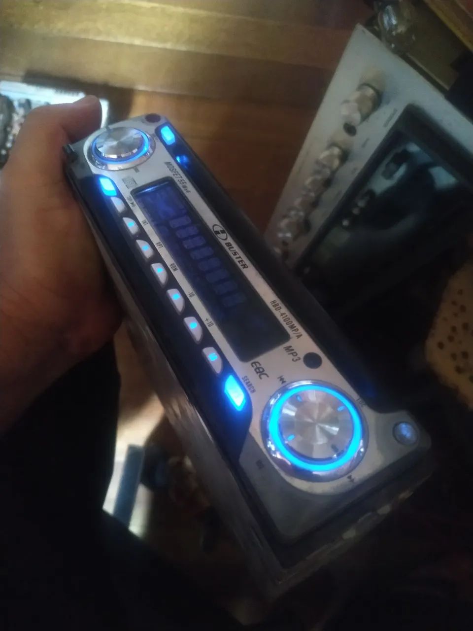 Som Auto Buster HBD4100MP/A