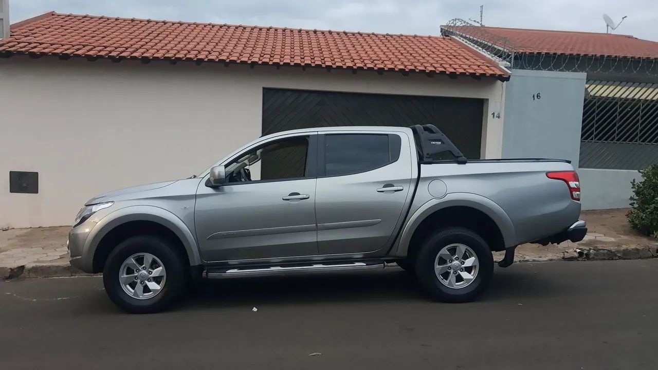 L200 Triton Automática 74 mil km - Foto 5