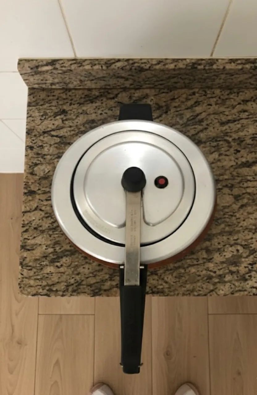 Panela de pressão 7 litros - Foto 2