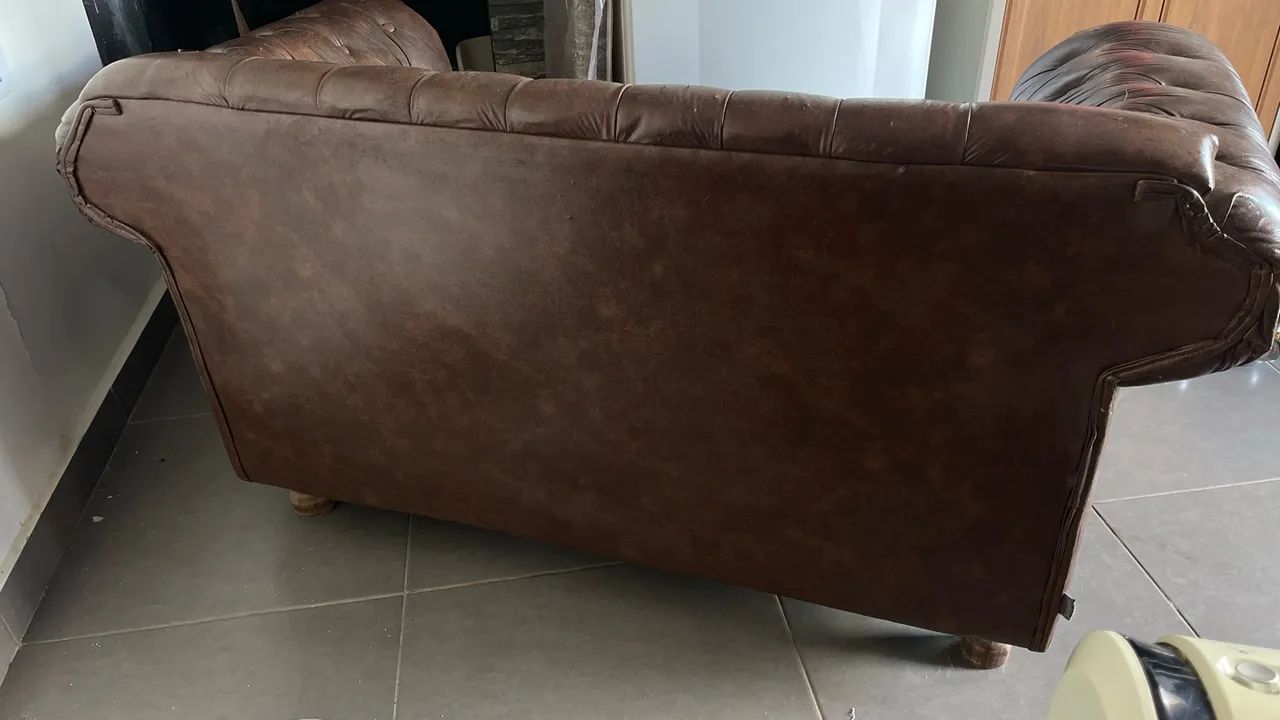 Sofá/Namoradeira Chesterfield  - Foto 3