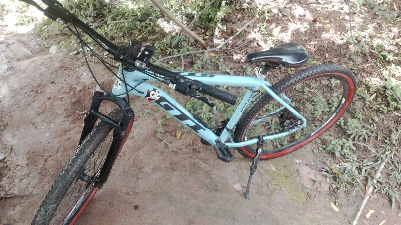 Bicicleta aro 29 - de alumínio, semi nova - Foto 2