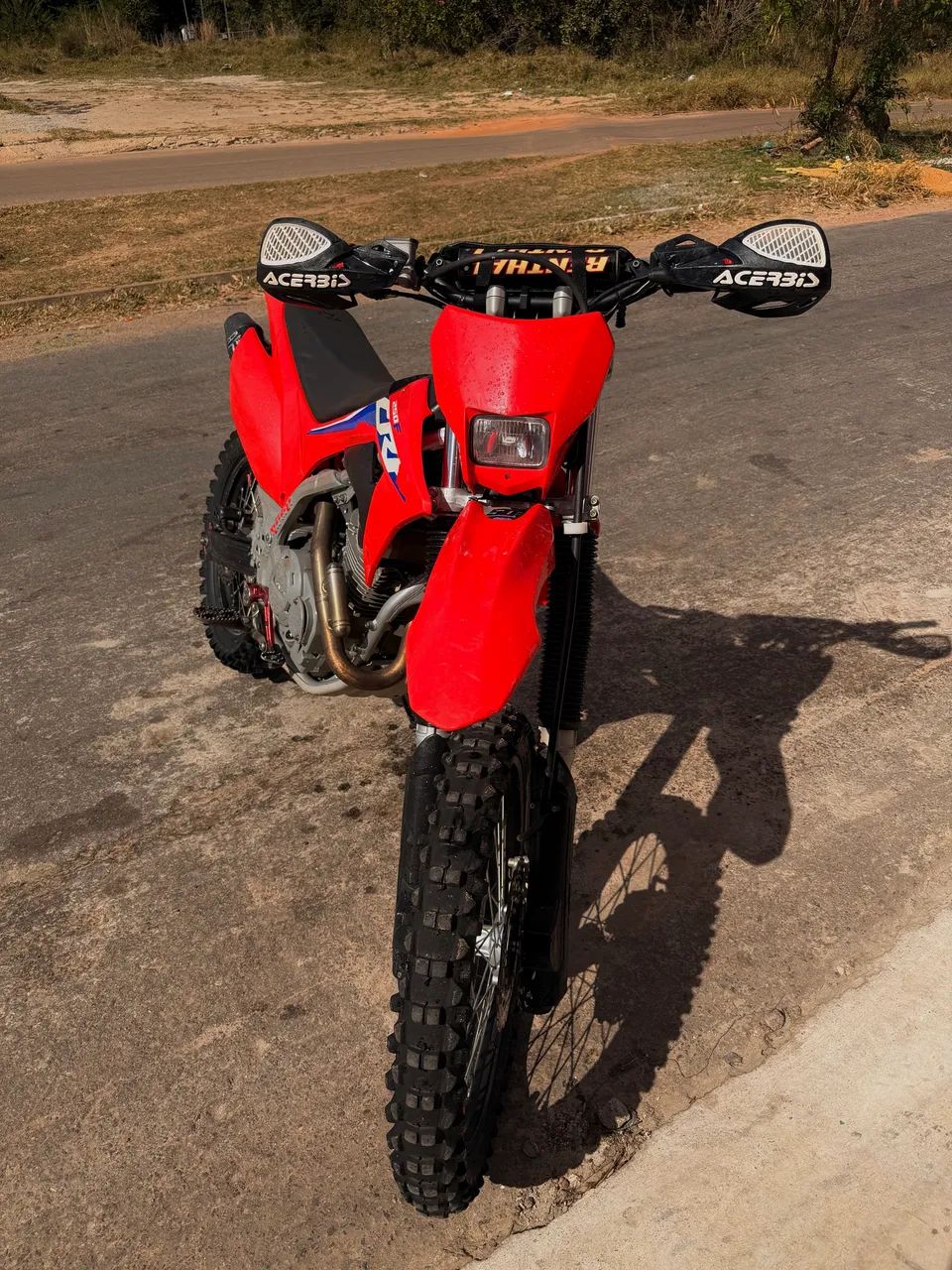 Crf 250 com muitos Acessórios e Super Conservada  - Foto 3