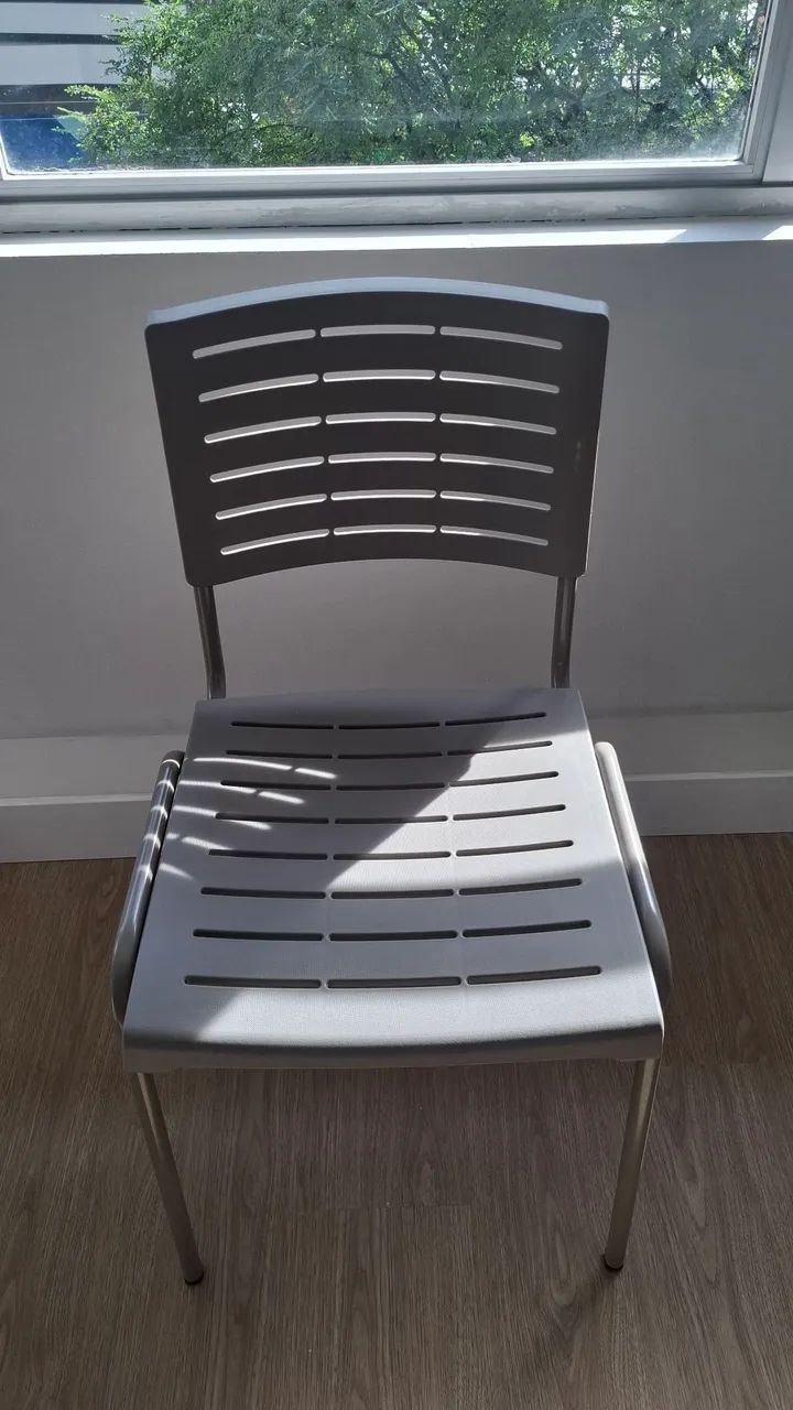 Vendo 6 cadeiras novas (nunca usadas) - Foto 2