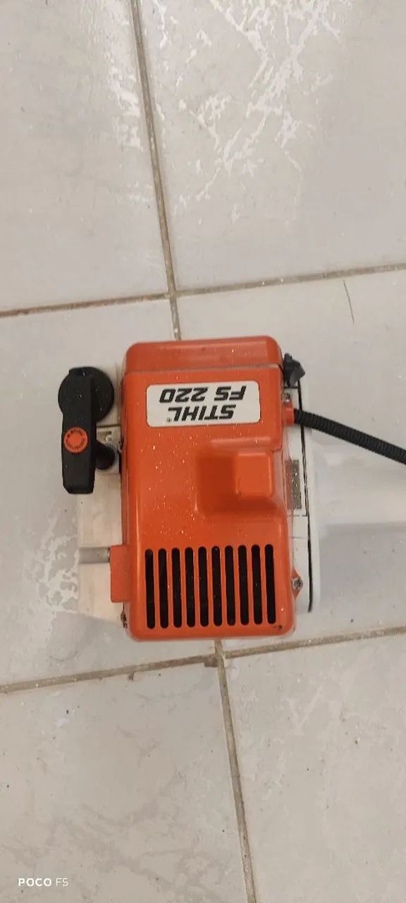 Roçadeira Stihl FS 220 nunca usada  - Foto 5