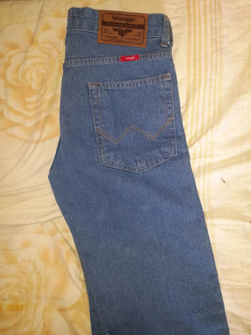 Vende-se calça ? nunca foi usada não deu no meu filho - Foto 2