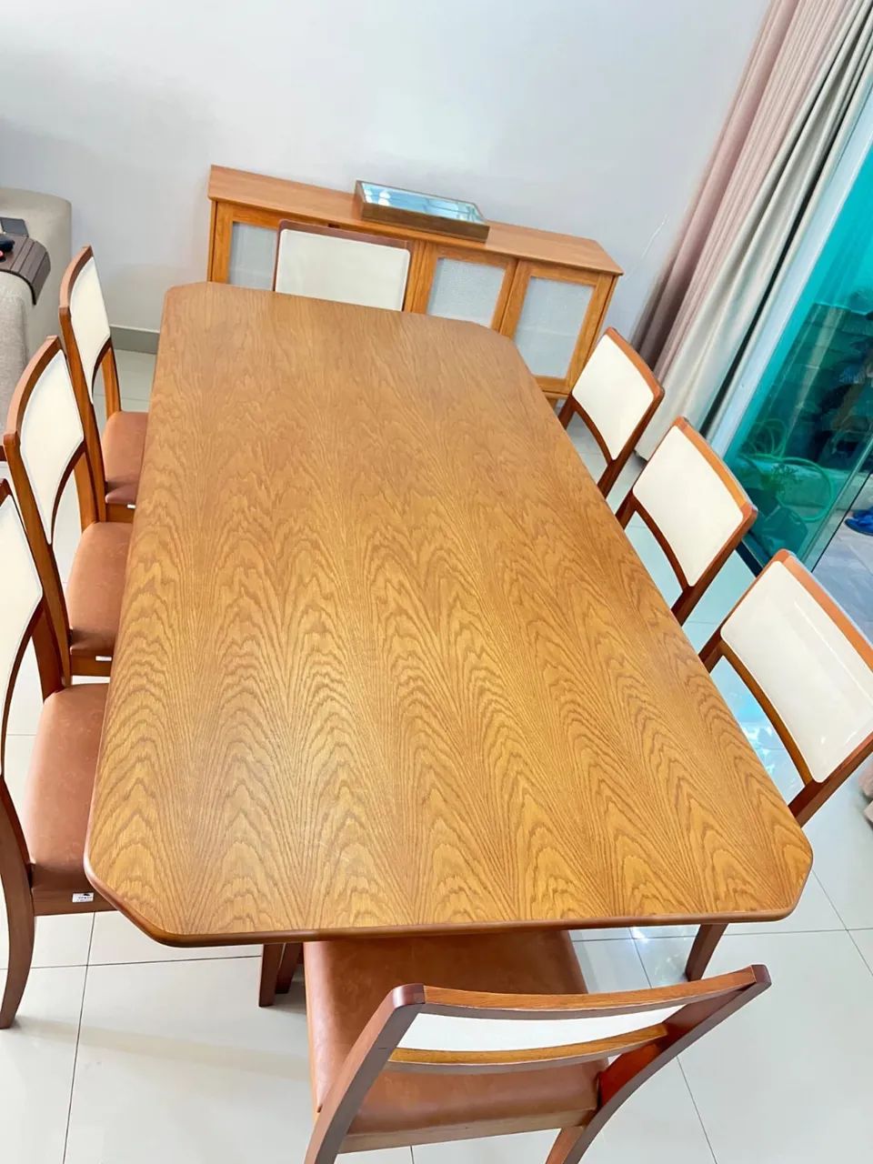 Mesa nova a pronta entrega com cadeiras de madeira  - Foto 2