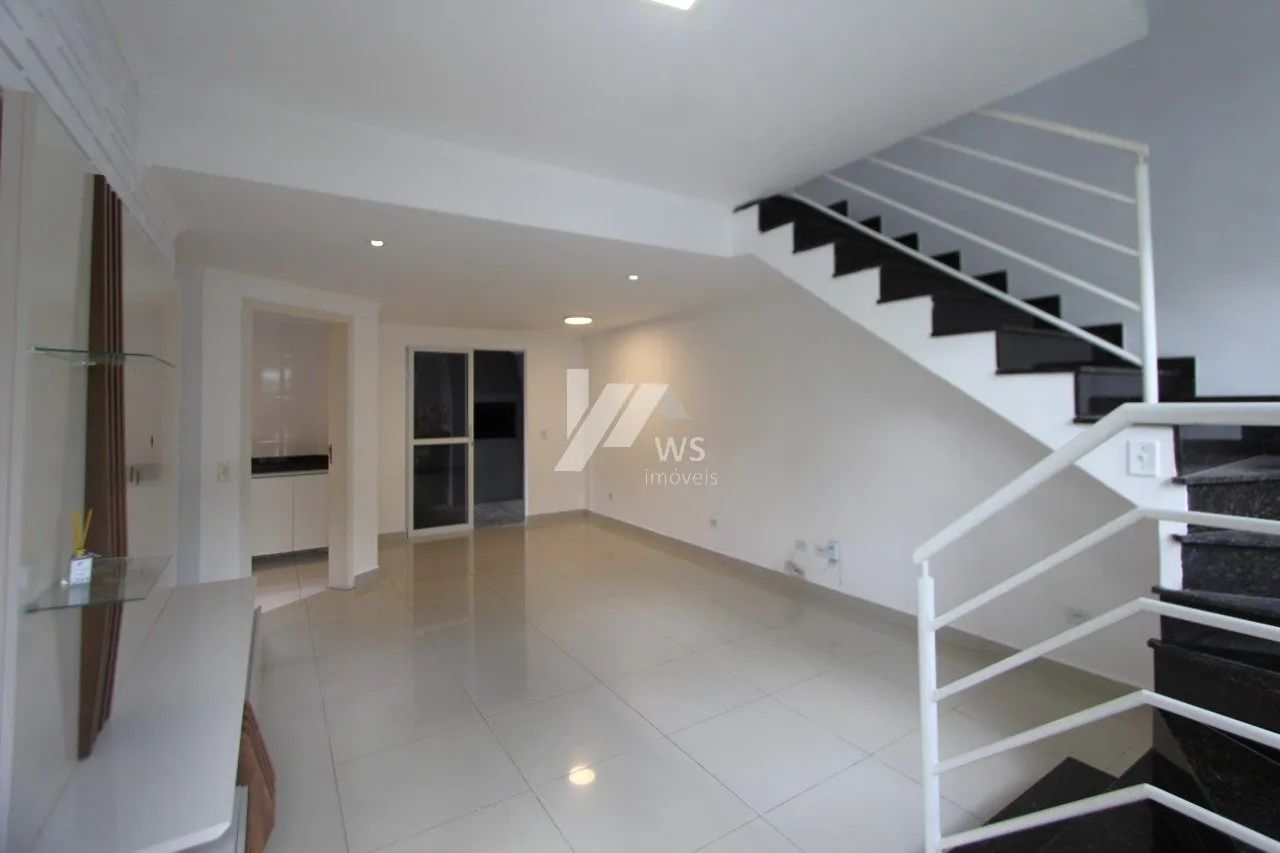 Casa em condomínio fechado!!!