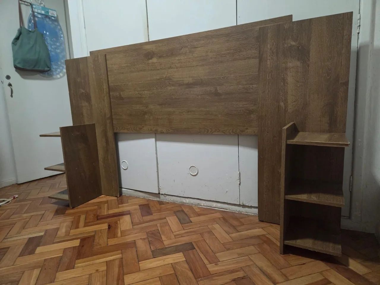 Cabeceira de cama com prateleiras laterais - Foto 3