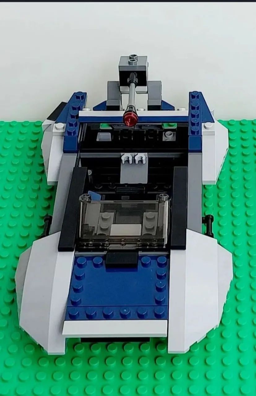 Lego 75022 Mandalorian Speeder 