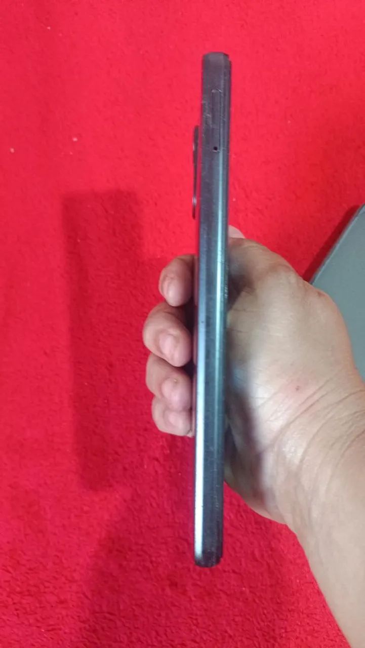 Vendo este celular semi novo.  - Foto 2