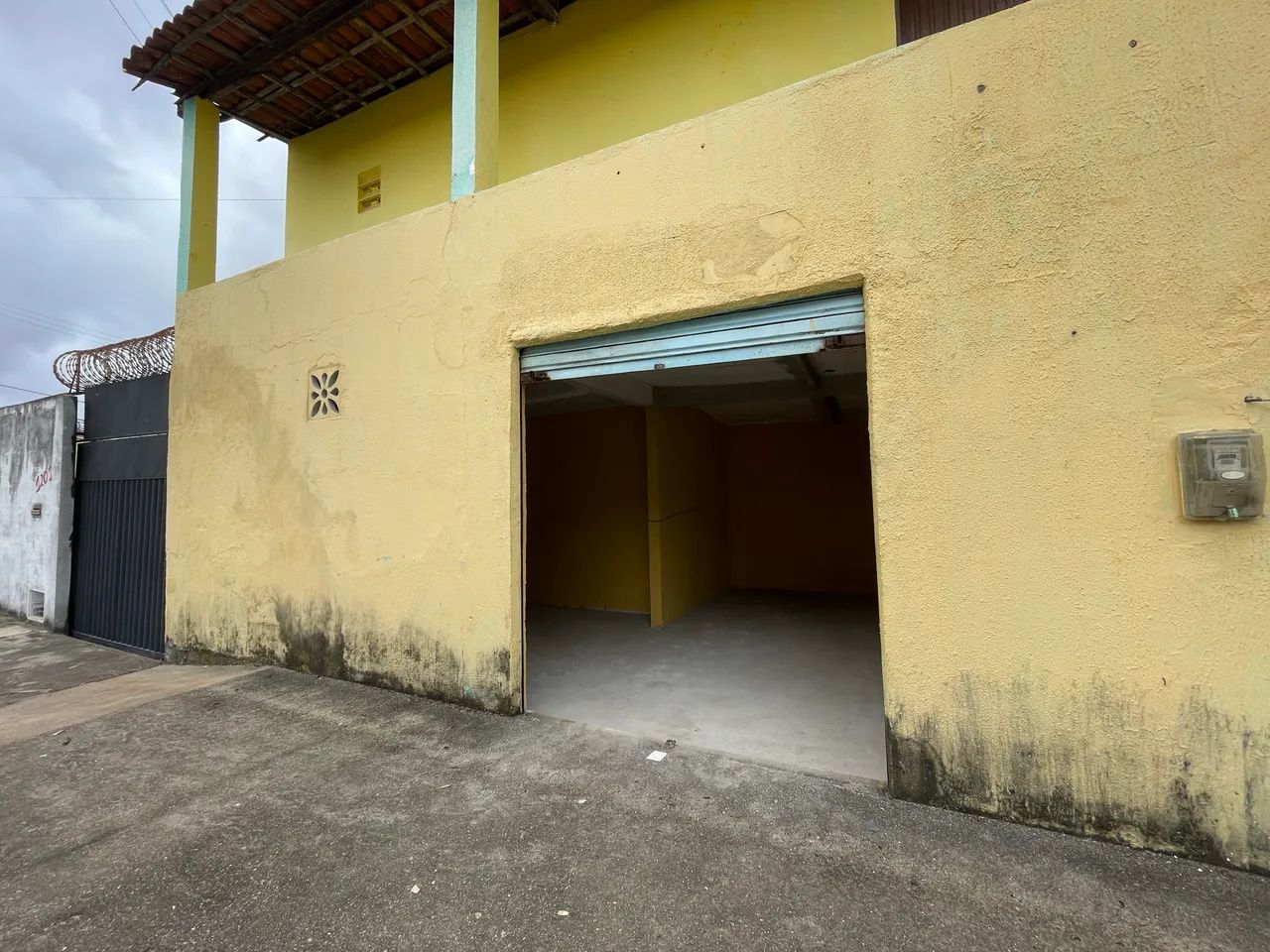ALUGO PONTO COMERCIAL