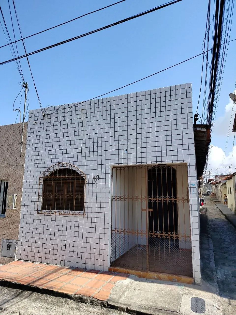 Vende-se casa.
