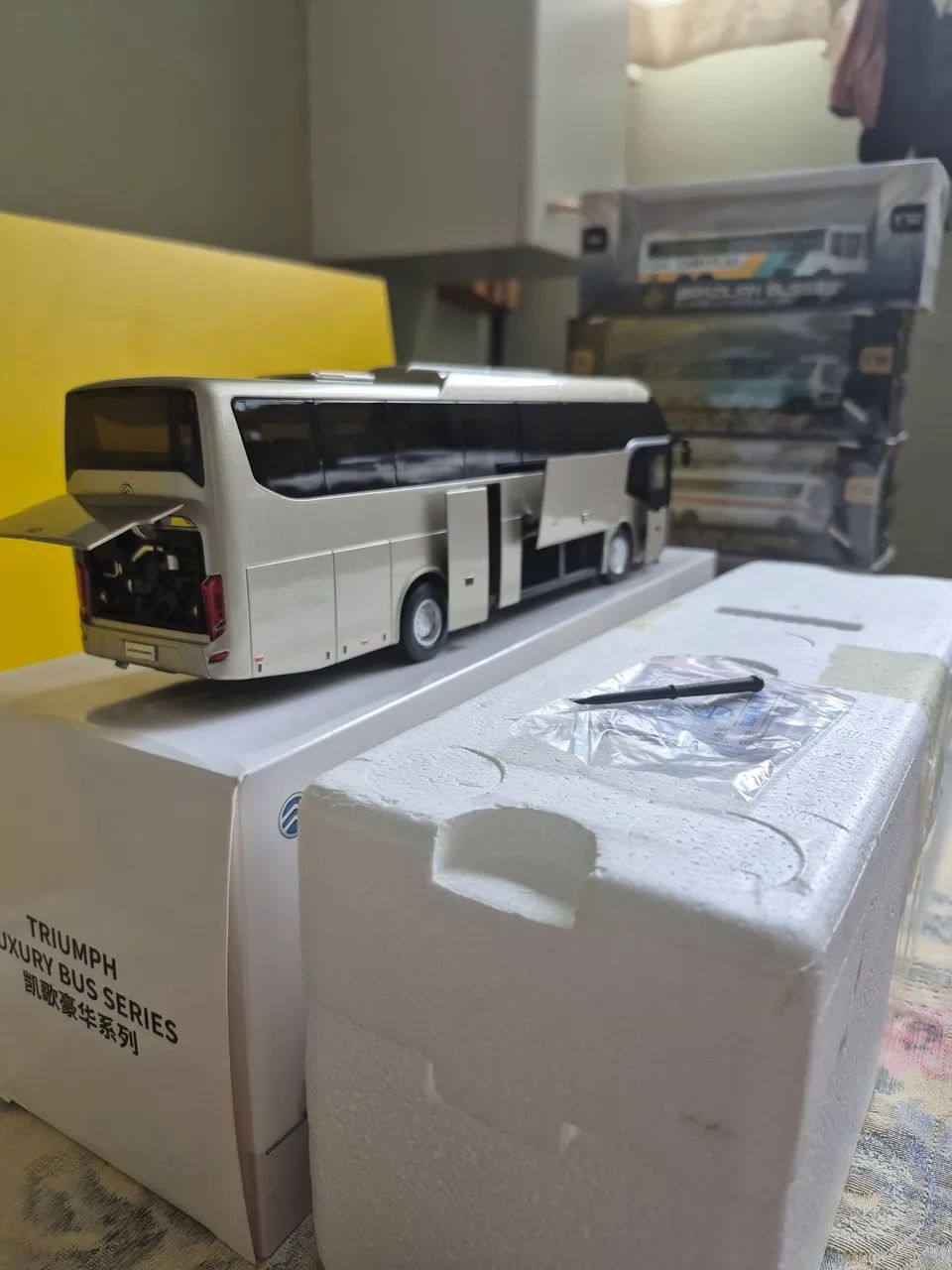 MINIATURA DE ÔNIBUS METAL IMPORTADO  - Foto 2