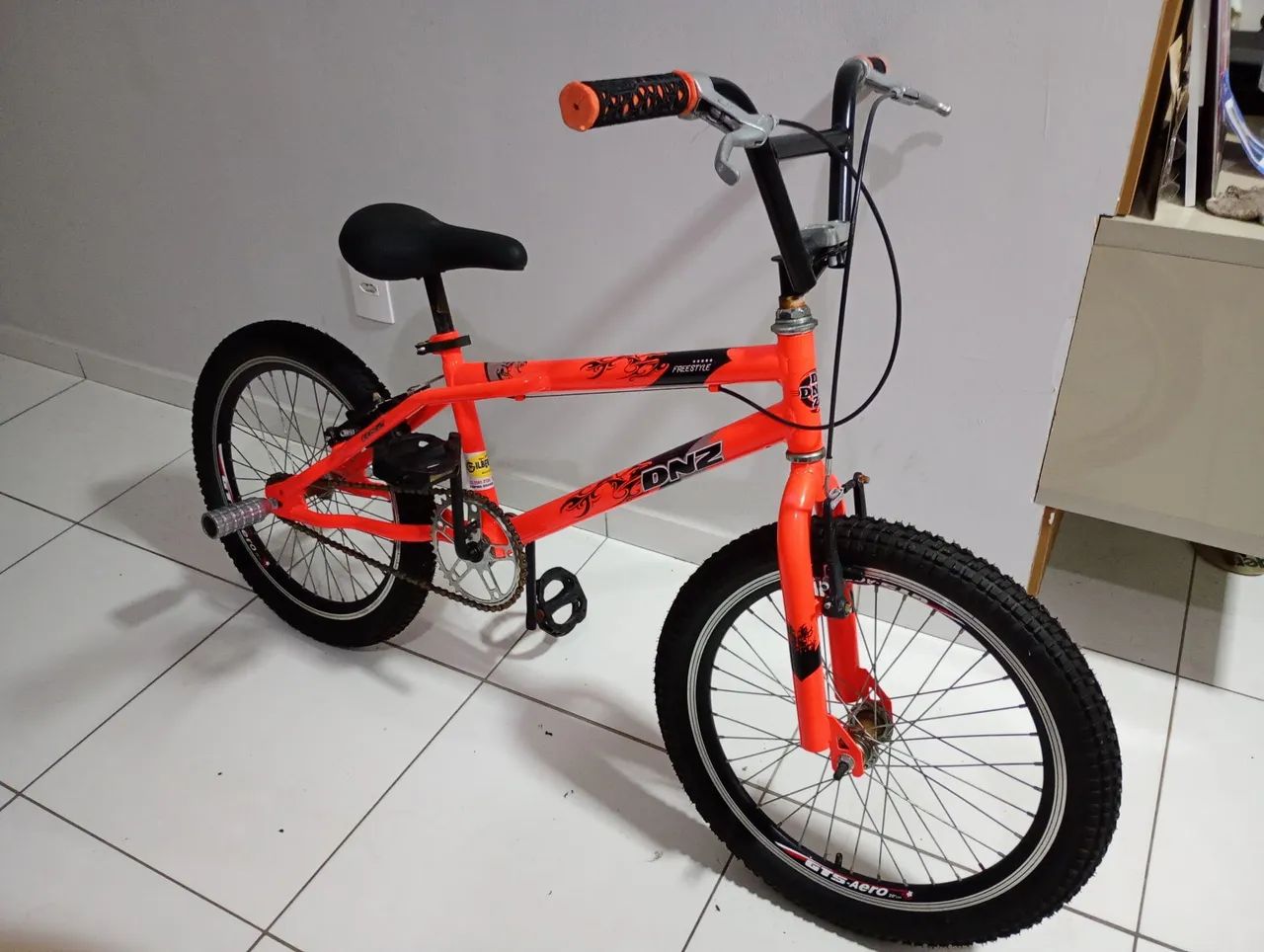 Bicicleta DNZ freestyle