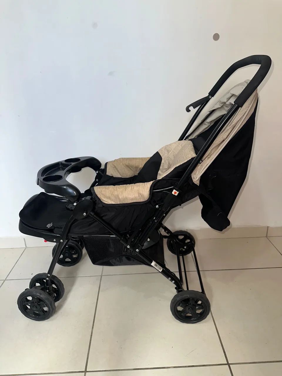 Carrinho de bebê com bebê conforto Cosco - Foto 5