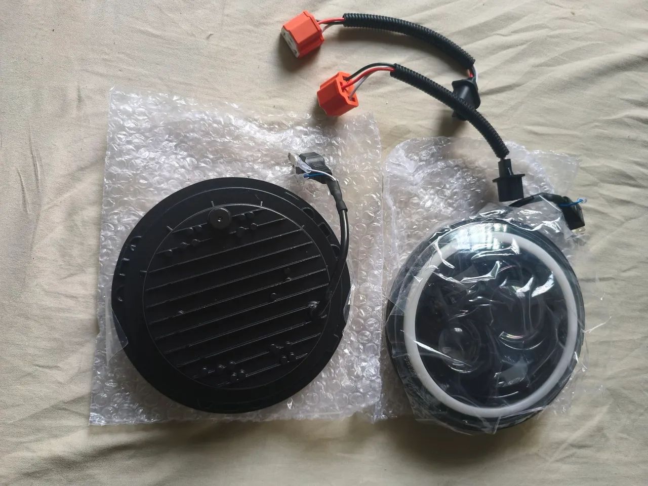 Vendo faróis Angel Eyes 7 polegadas  - Foto 2