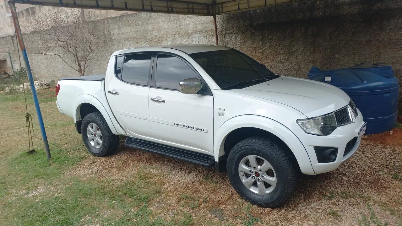Mitsubishi L200 EVOLUTION 3.2 4X4 TB INT. DIESEL 2012
