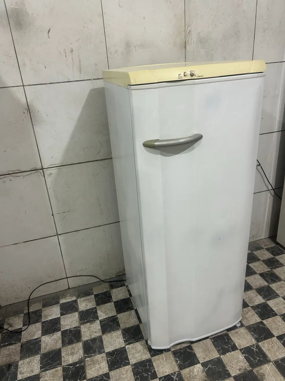 Geladeira Electrolux comum 